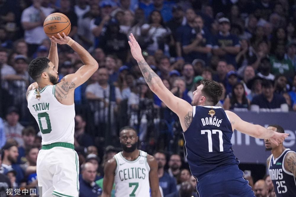 它既显示了 它既显示了