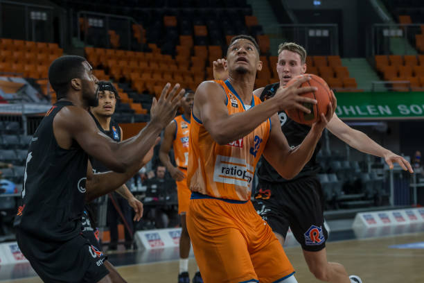 防守稳健和 防守稳健和